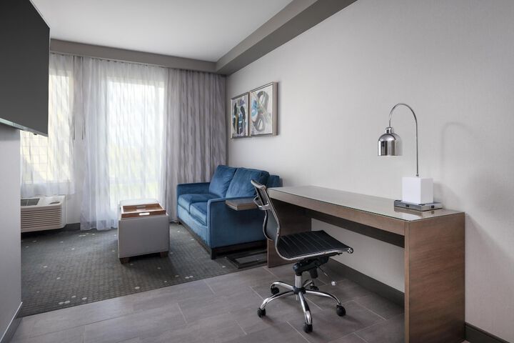 Best Western Premier Hotel at Fishers Landing