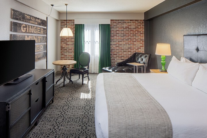 Room 15 of 39