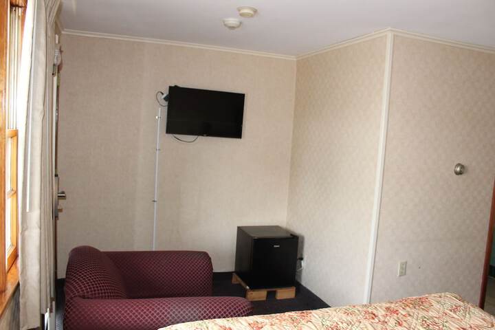 Room 9 of 15