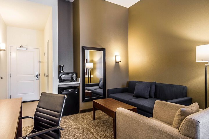 Room 8 of 27