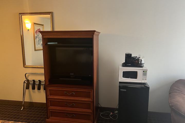 Room 4 of 11
