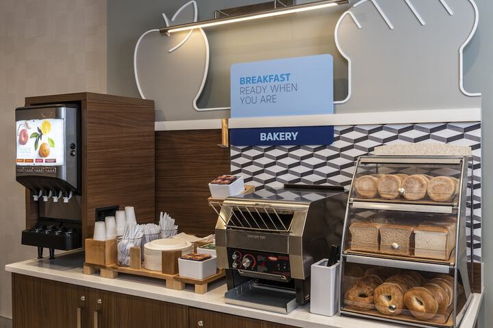 Holiday Inn Express Toronto - Downtown by IHG
