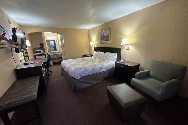 Room 35 of 51