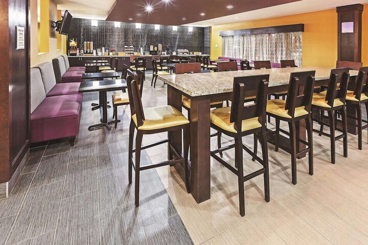 La Quinta Inn & Suites by Wyndham Jourdanton - Pleasanton