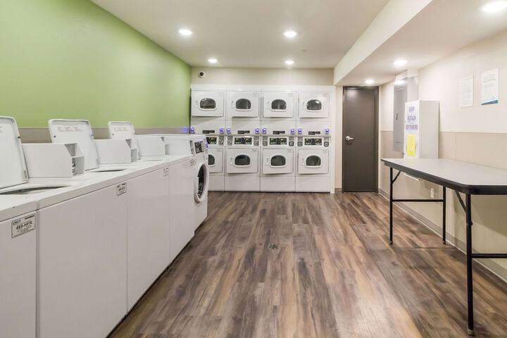 WoodSpring Suites Lake Jackson