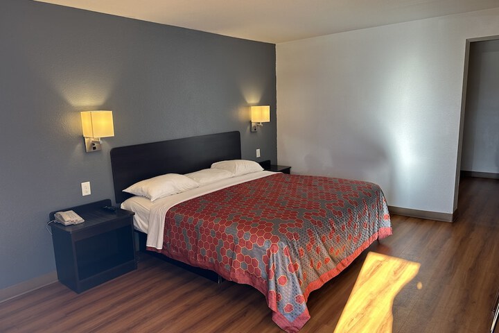 Room 10 of 21