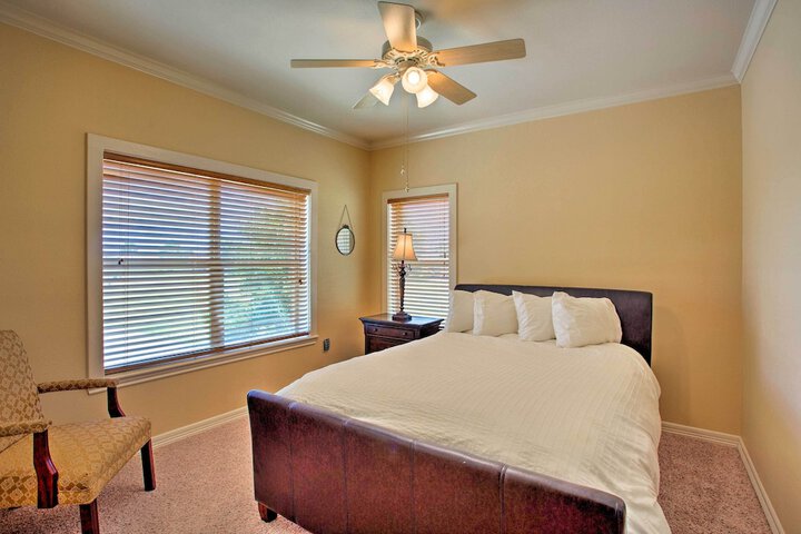 Spacious Stallion Lake Ranch Home w / Patio