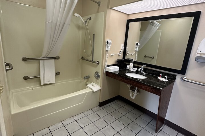 Room 25 of 59