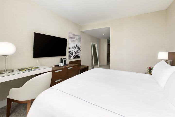 Room 46 of 104