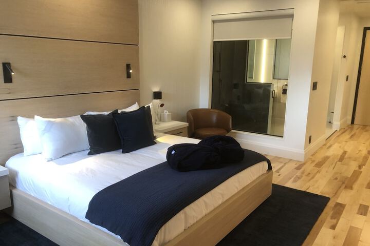 Room 85 of 110