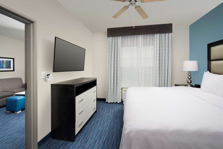 Room 16 of 37