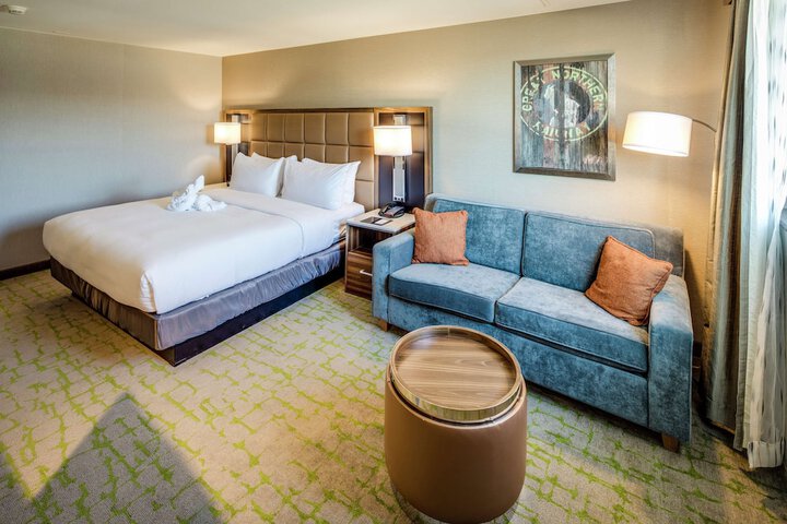 DoubleTree by Hilton Huntington