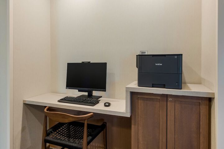 Business Center 22 of 22