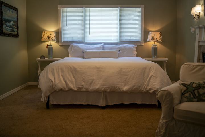 Room 16 of 25
