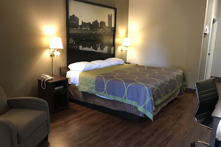Room 19 of 39