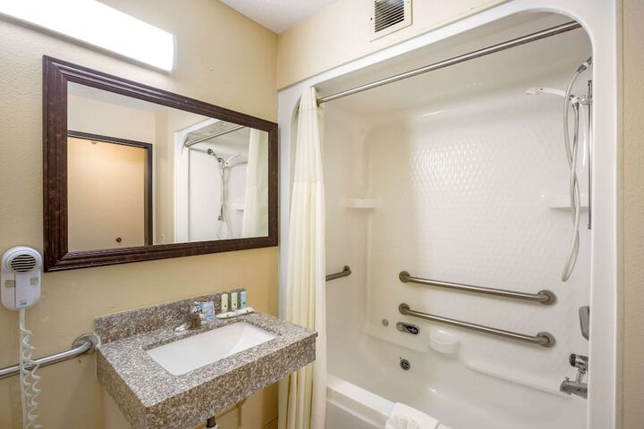 Quality Inn - Storm Lake