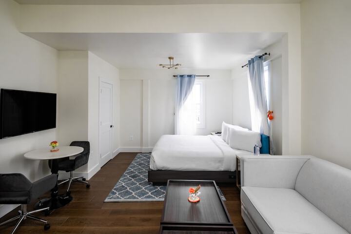 Room 42 of 72