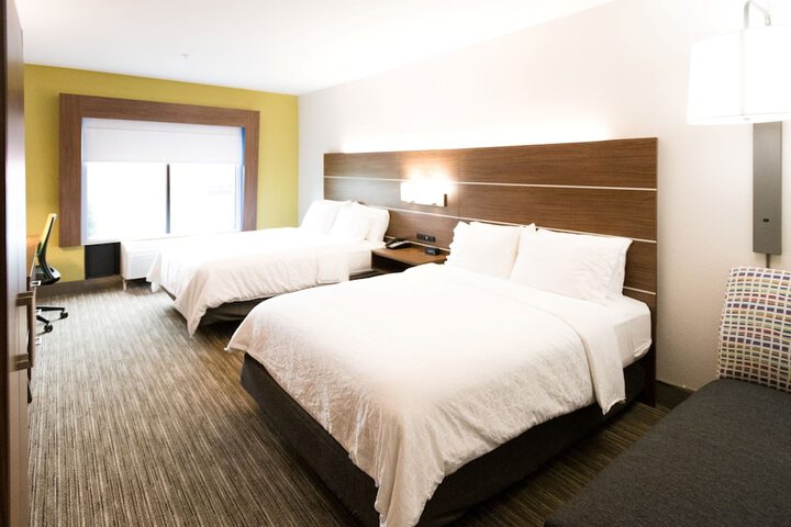 Room 34 of 59