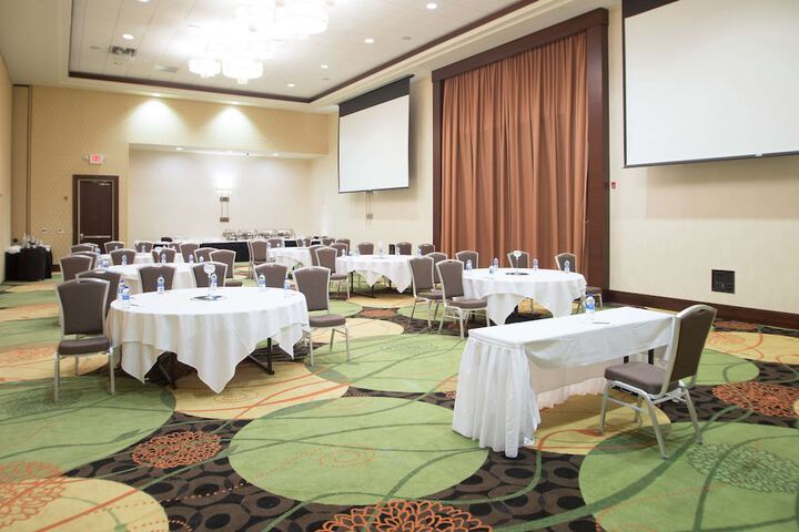 Embassy Suites by Hilton Fayetteville Fort Bragg