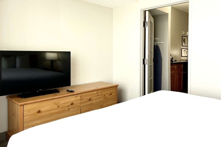 Room 6 of 46