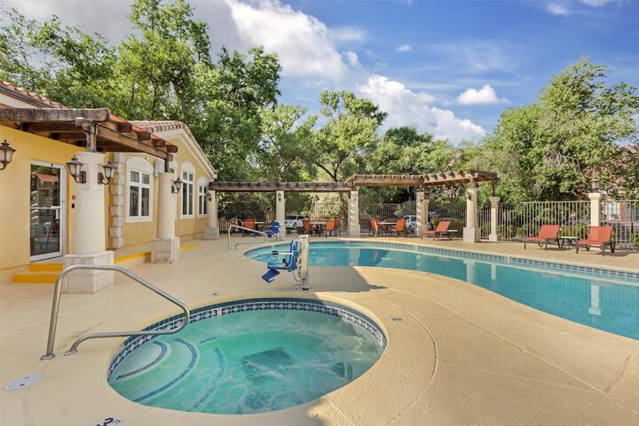 Best Western Plus Greenwell Inn