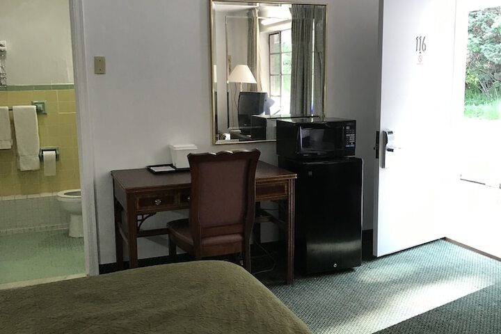 Room 35 of 111