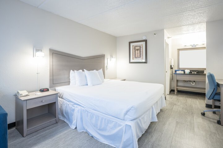 Room 44 of 72