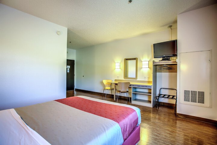 Room 22 of 28