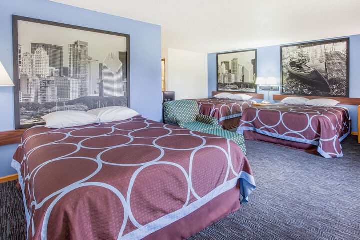 Room 7 of 14