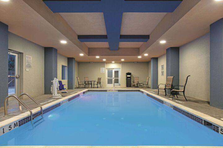 Pool 4 of 33
