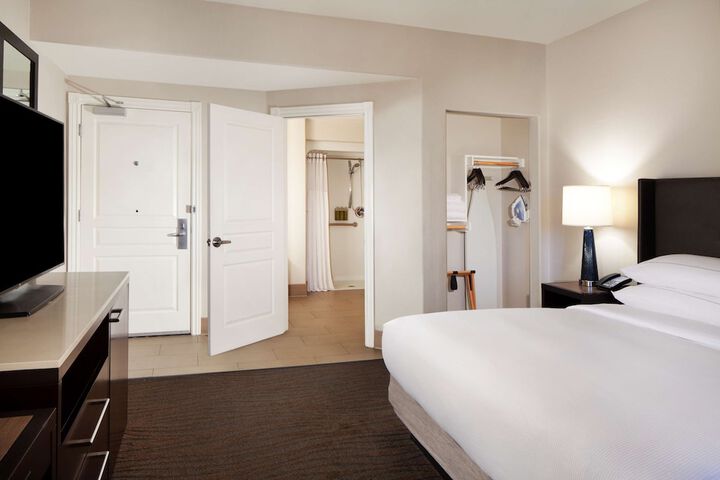 Room 34 of 77