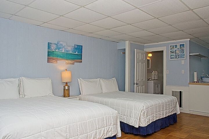 Room 145 of 231