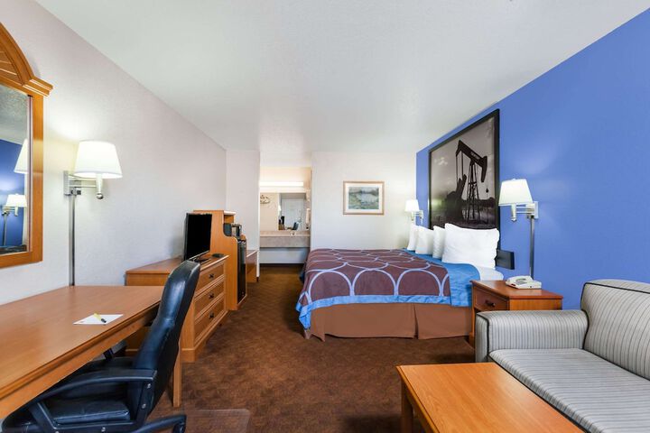 Room 13 of 19