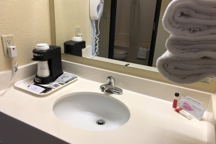 Room 13 of 76