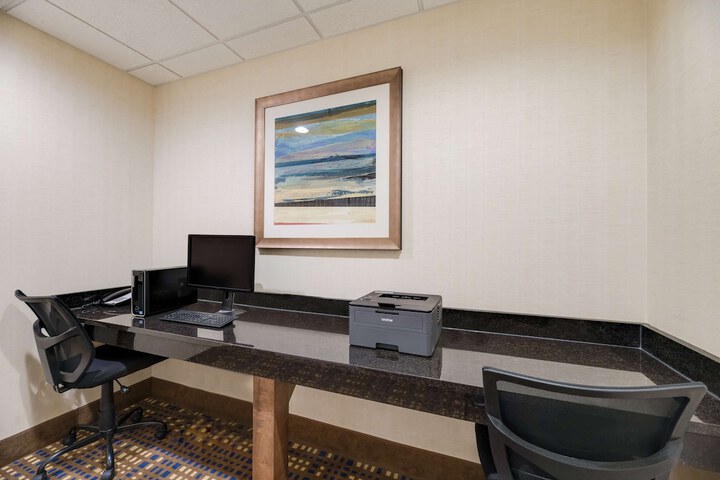 Business Center 27 of 27