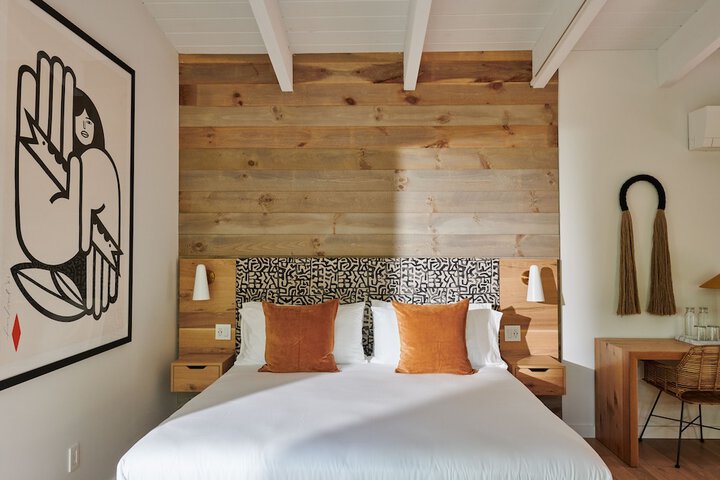 Woodstock Way Hotel