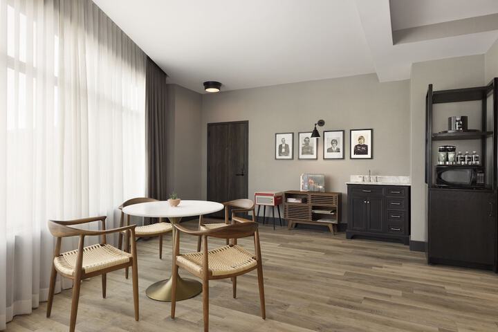 Room 47 of 82