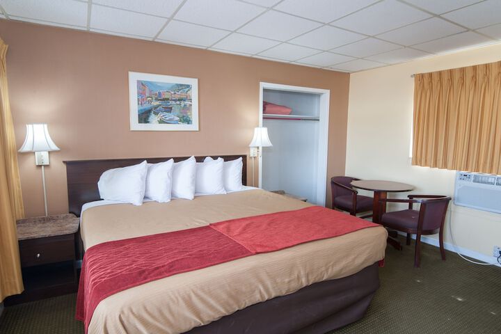Room 35 of 69
