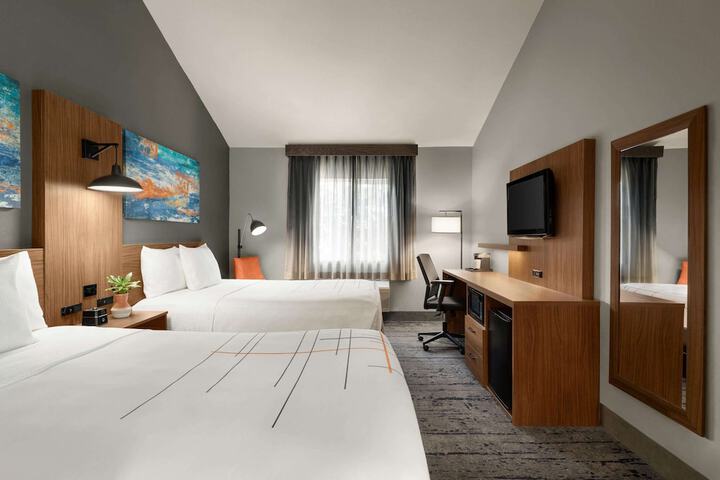 Room 10 of 31