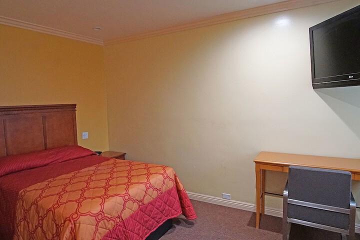 Room 8 of 29