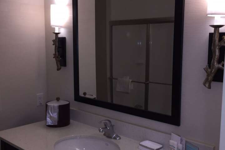 Room 17 of 37