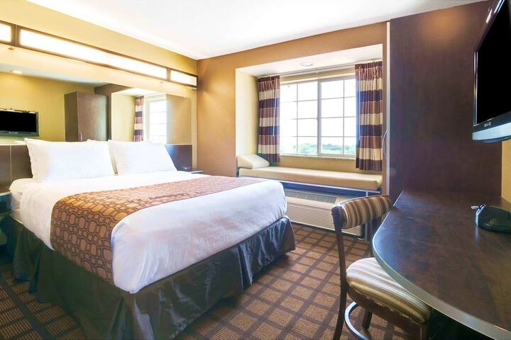Room 14 of 23