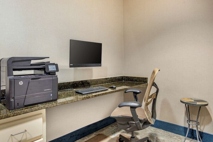 Business Center 37 of 37