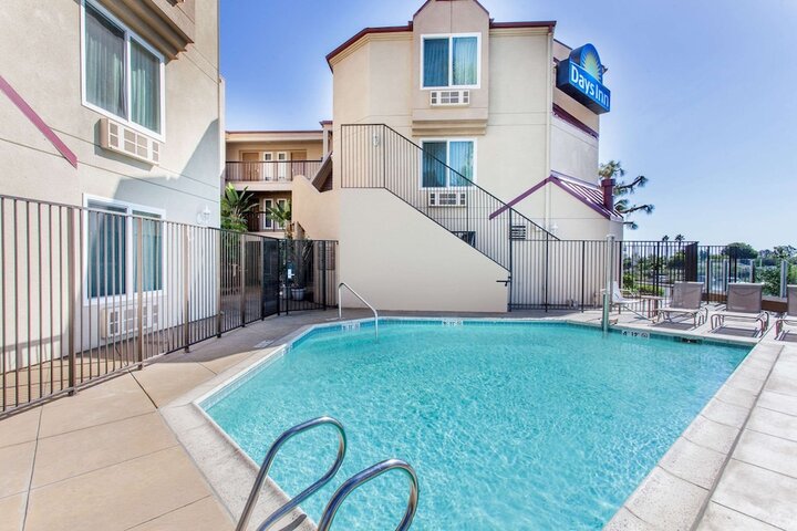 Pool 8 of 34