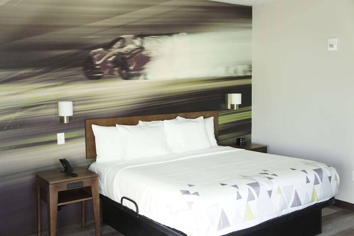 Room 57 of 83