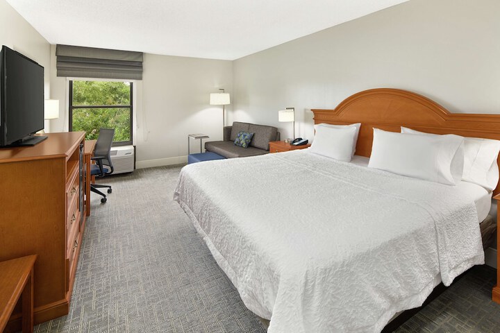 Hampton Inn Atlanta - Newnan