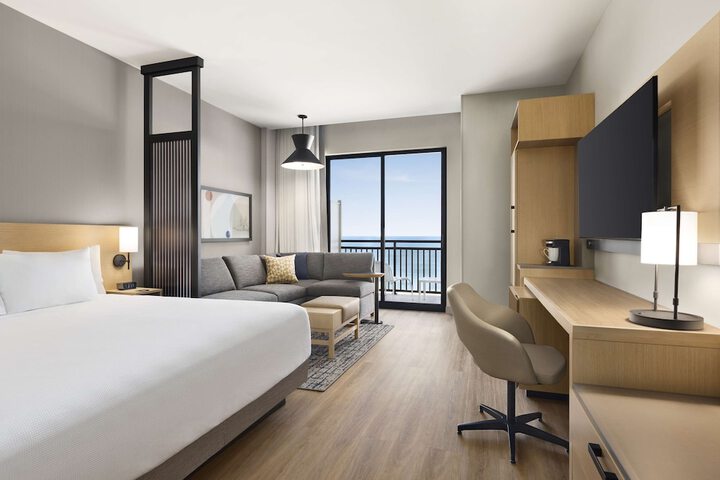 Room 52 of 89