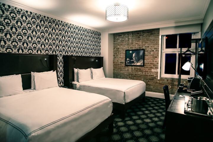 Room 11 of 39