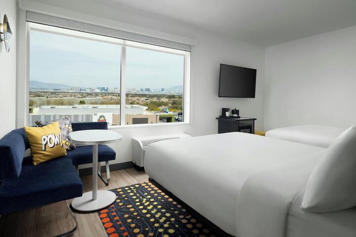 Room 9 of 25