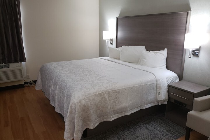 Room 28 of 29